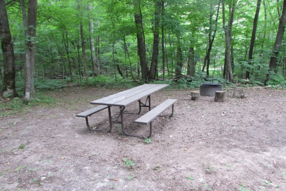 Site 4, photo 3 of 4 · from wisconsin.goingtocamp.com (the park's booking system)