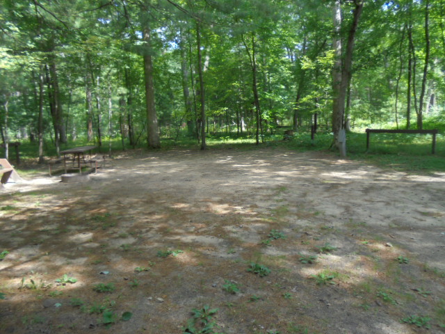 Site 18, photo 2 of 4 · from wisconsin.goingtocamp.com (the park's booking system)