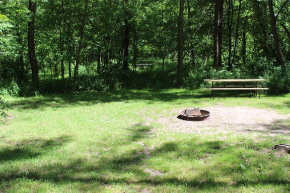Site 4, photo 2 of 3 · from wisconsin.goingtocamp.com (the park's booking system)